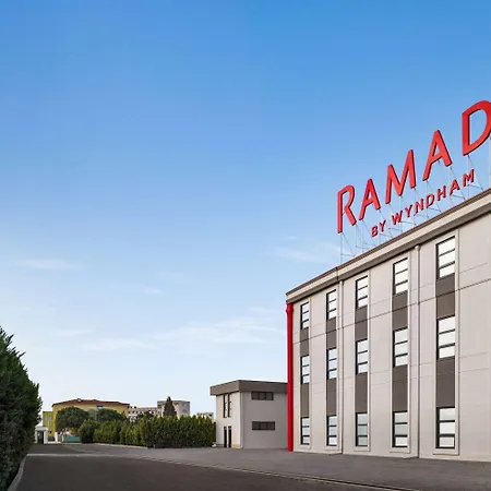 מלון Ramada By Wyndham Karacabey בורסה