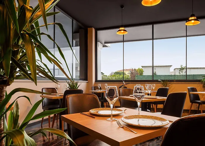 מלון Ramada By Wyndham Karacabey 4*